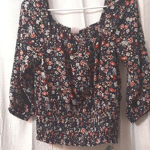 Blue floral buttoned ruched 3/4 sleeve crop top